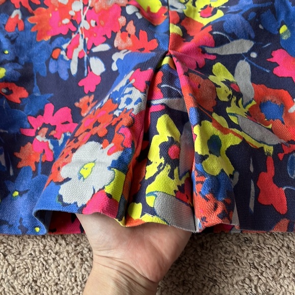 Loft floral pencil skirt size 4 - Picture 4 of 7